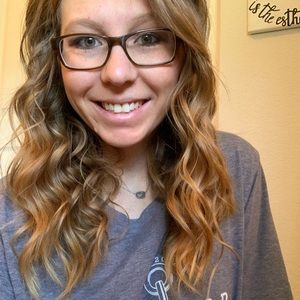 Meet your Posher, Caitlin